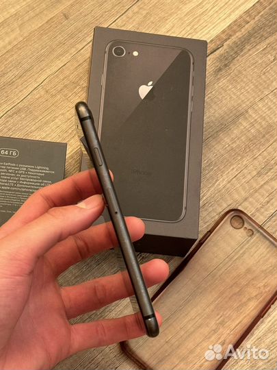 iPhone 8, 64 ГБ