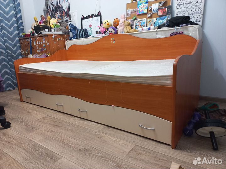 Кровать с матрасом бу