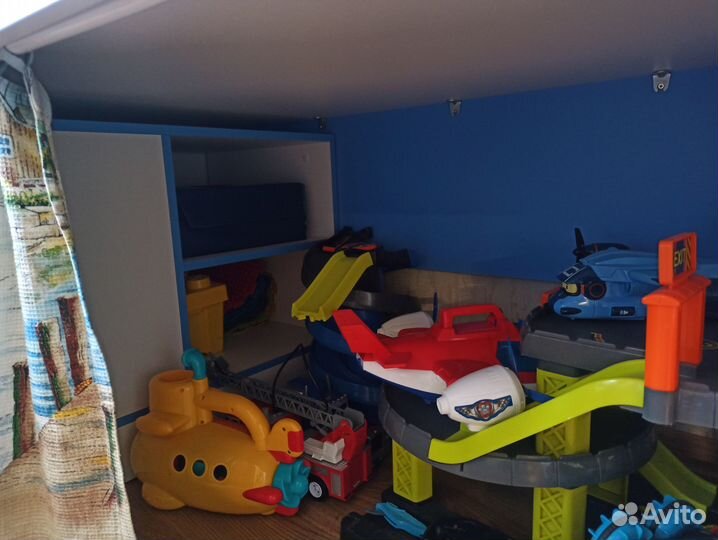 Кровать чердак Морячок с горкой и бельем