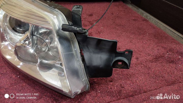 Фара правая Mitsubishi Outlander