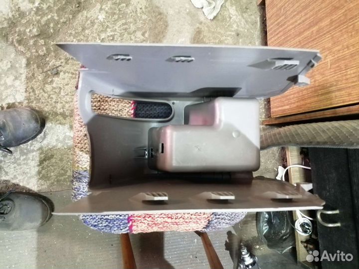 Корпус подлокотника golf/jetta mk5