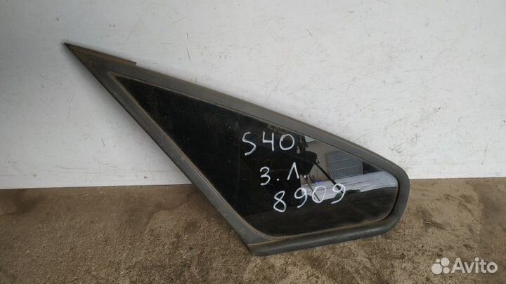Стекло кузовное глухое заднее левое Volvo S40 2