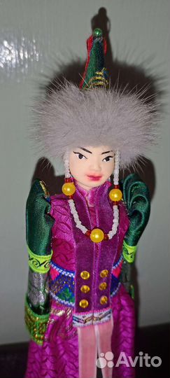Кукла в монгольском костюме