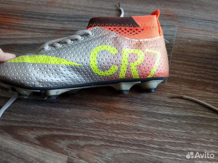 Детские футбольные бутсы 35 размер