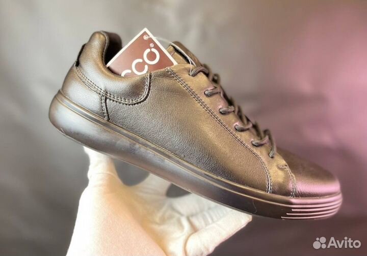 Кроссовки Ecco стильные