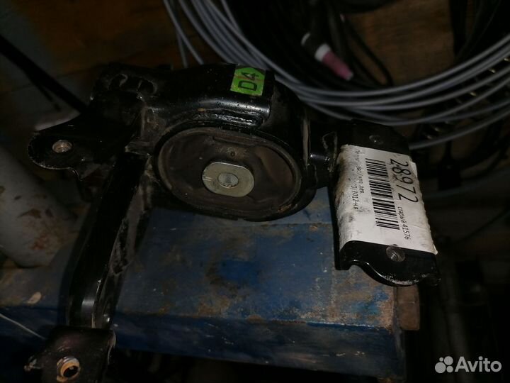 Подушка двигателя рав 4