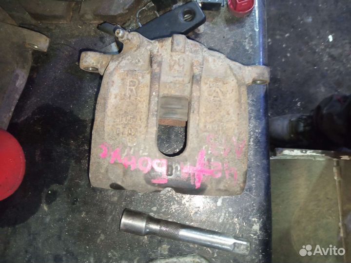 Суппорт передний правый chery veri