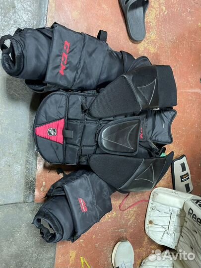 Вратарская хоккейная форма