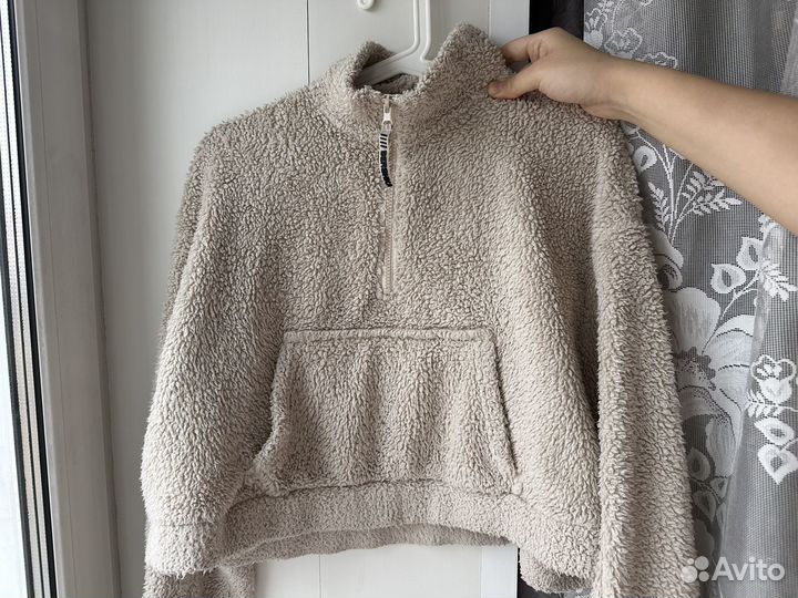 Укороченое худи bershka