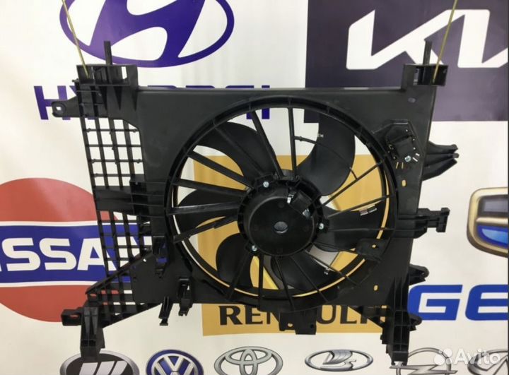 Вентилятор радиатора охлаждения двигателя диффузор