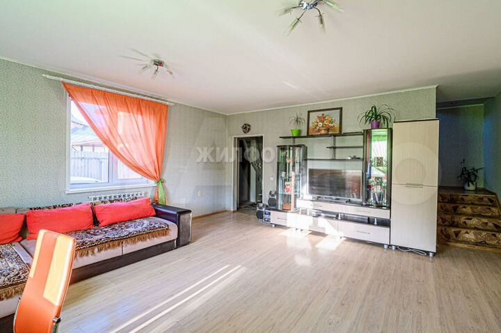 Дом 82 м² на участке 1,6 сот.