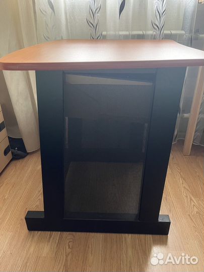 Стол рэковый Quik Lok для муз. аппаратуры