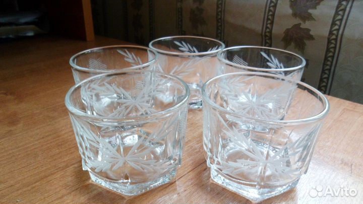 Стопки новые из набора, широкие