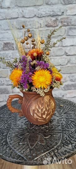 Букет из сухоцветов в вазе