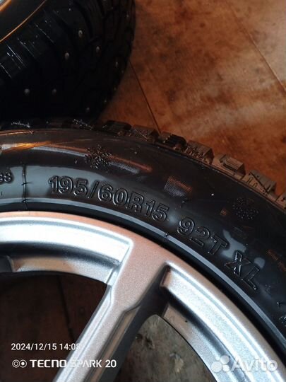 Roadmarch Winter X PRO Studs 68 195/60 R15 92T