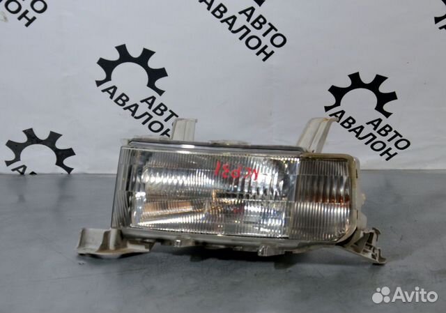 Фара Toyota BB