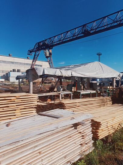 Площадка с краном 10т, станки для пилорамы,1900м²