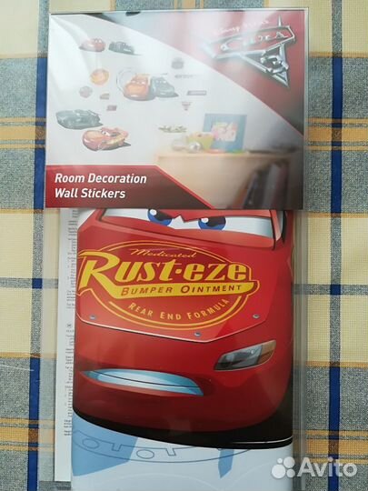 Новая наклейка на стену