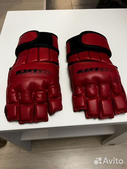 Перчатки для рукопашного боя