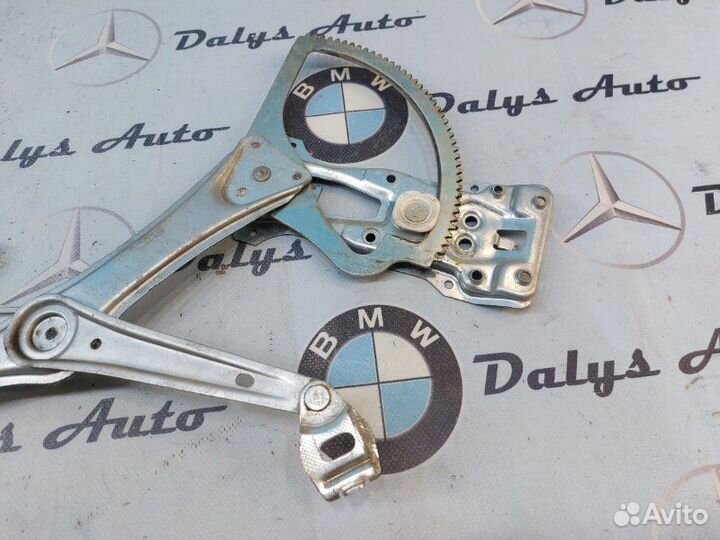 Стеклоподъемник Mercedes-Benz E-Class S210