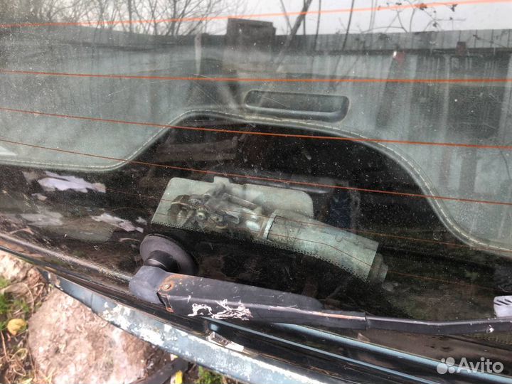 Моторчик стеклоочистителя задний Mitsubishi Space