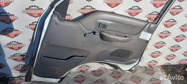 Дверь передняя правая Nissan Vanette Van SKF2MN RF