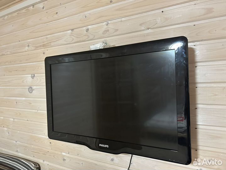 Телевизор ЖК philips 32 дюйма бу