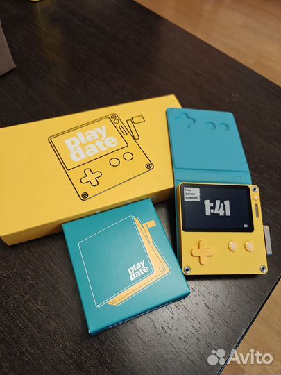 Playdate + чехол + игры