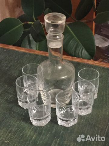 Стеклянные бокалы для вина, стопки, графины 1.5 л