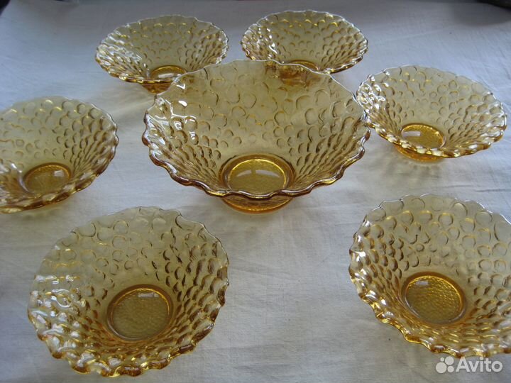 Блюдца, цветное стекло