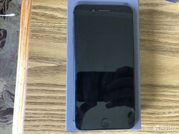 iPhone 8 Plus, 64 ГБ