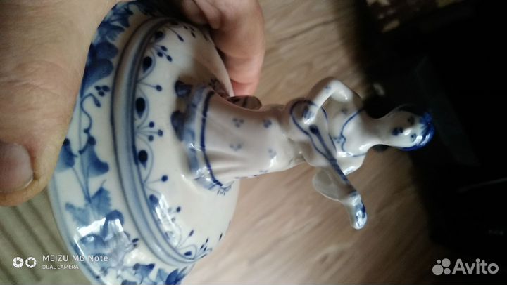 Крышка от сахарницы гитаристка гжель