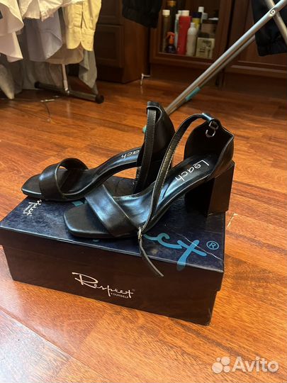 Туфли женские 37 размер на высоком каблуке