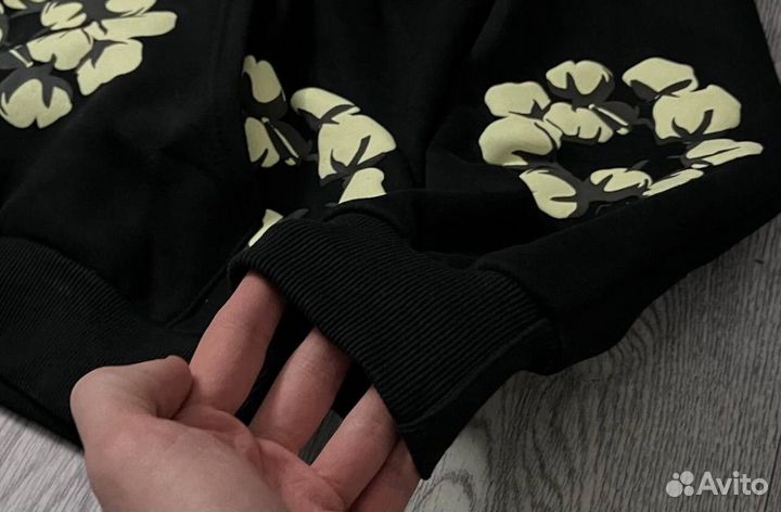 Худи denim tears на руках