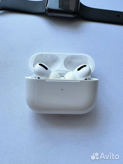 Беспроводные наушники apple airpods
