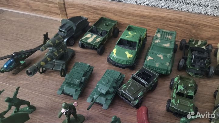 Солдатики, военные машинки