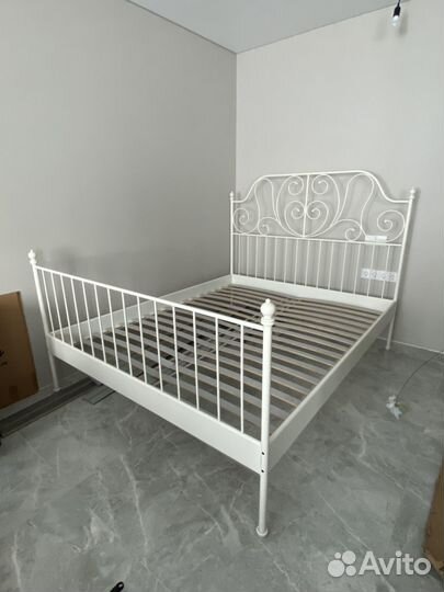 Кровать IKEA leirvik