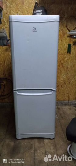 Холодильник бу indesit