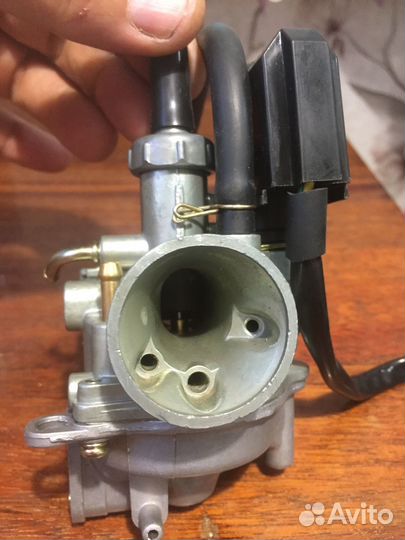 Продаю карбюратор на скутер хонда дио