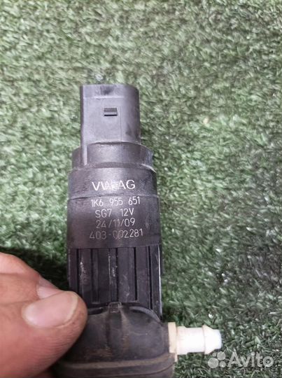 Насос омывателя VW Tiguan 2007-2011