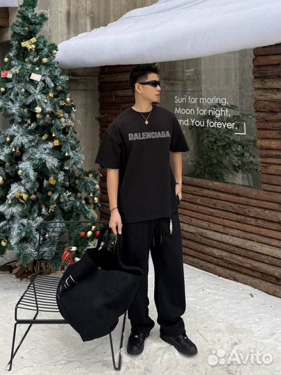 Футболка Balenciaga