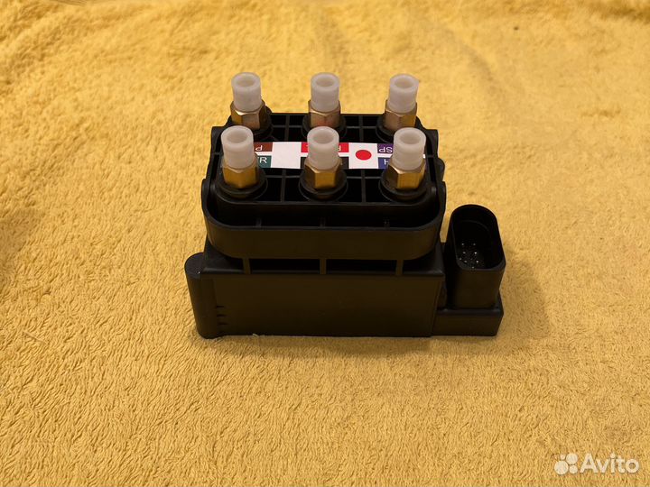 Блок клапанов пневмоподвески Ауди C5 C6 A6 A8