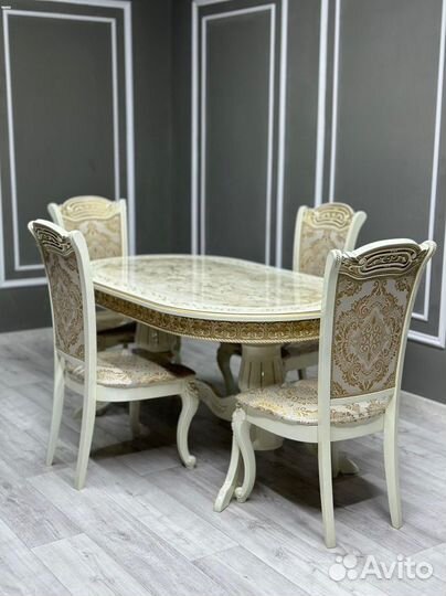 Стол и стулья в гостиную.Оплата при получении