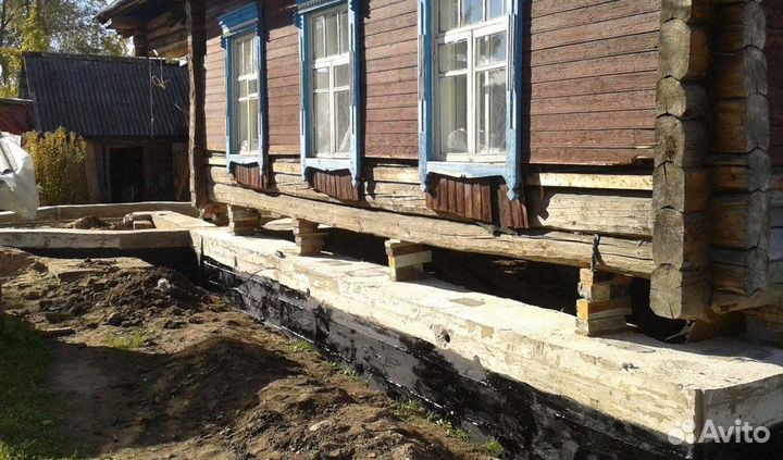 Бригада строителей деревянных домов