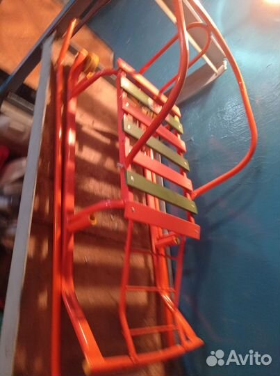 Детские санки с колесами съемной ручкой