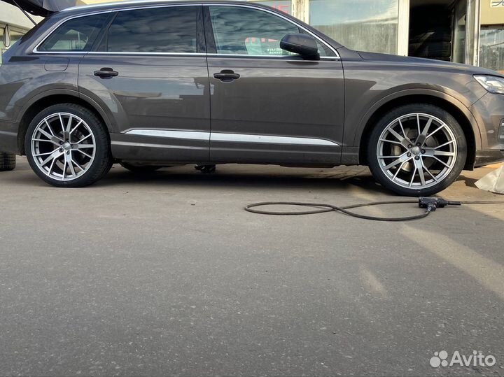 Новые колёса R22 audi Q7 5 112 с2015г