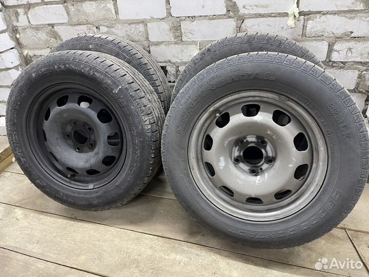 Continental ContiCrossContact LX 215/65 R16 98H