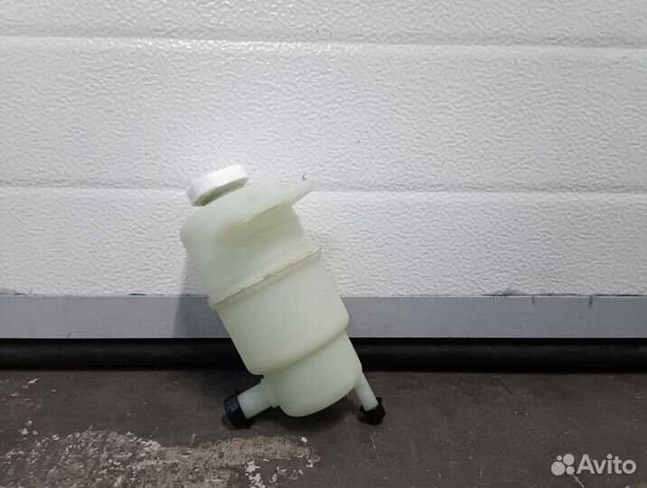 Бачок гидроусилителя Mitsubishi Pajero 3 2000-2006