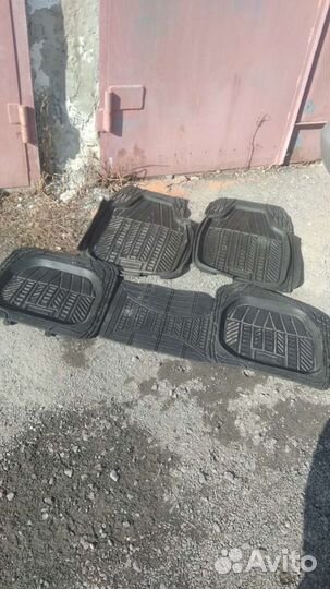 Автомобильные коврики резиновые