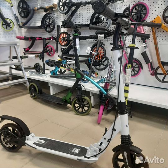 Самокат с дисковым тормозом